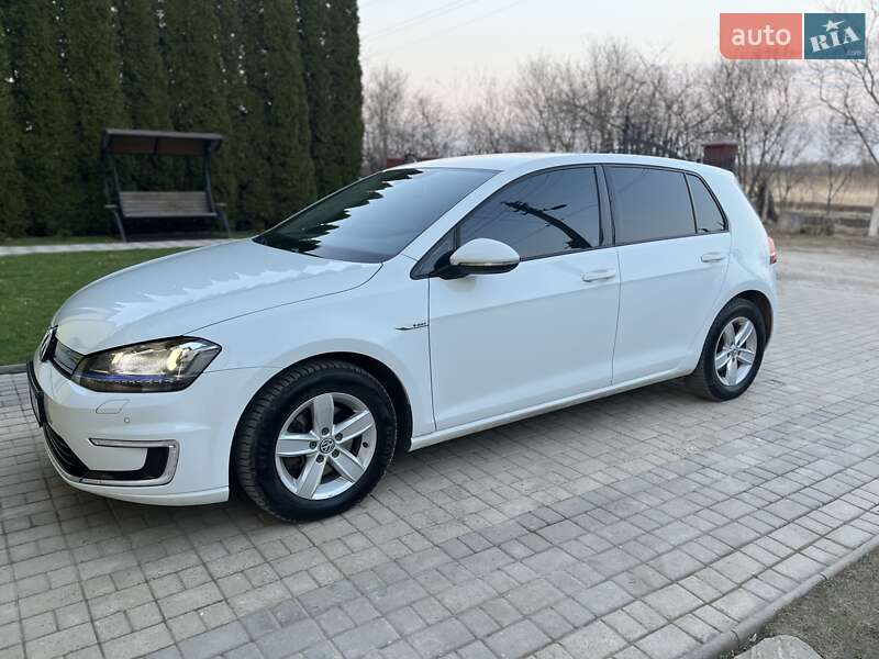 Volkswagen e-Golf 2015