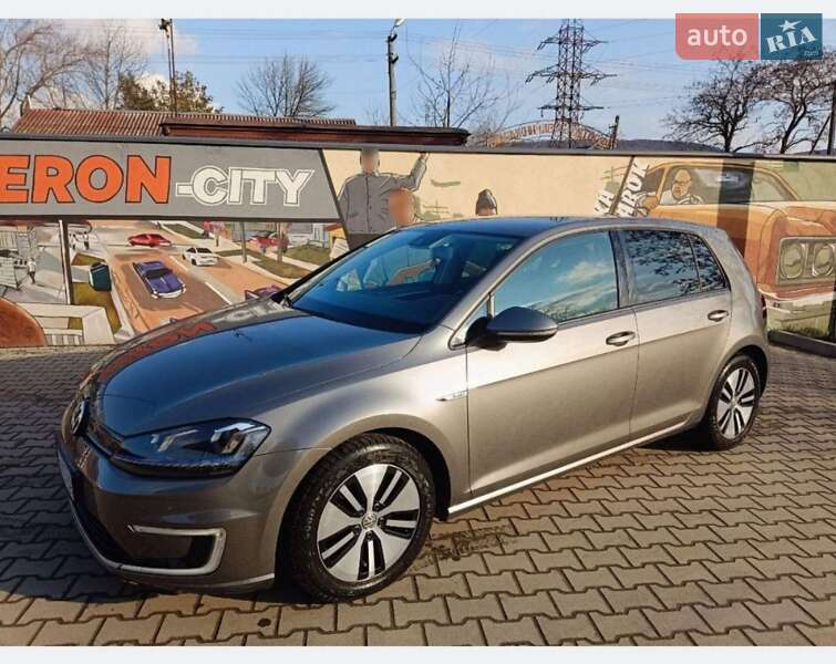 Volkswagen e-Golf 2015