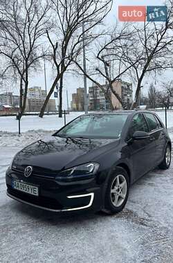 Хэтчбек Volkswagen e-Golf 2015 в Киеве