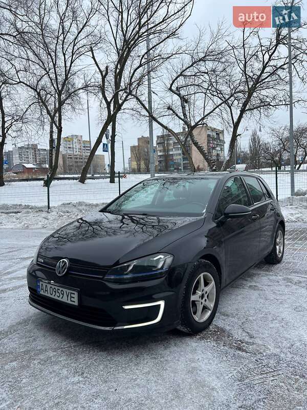 Volkswagen e-Golf 2015