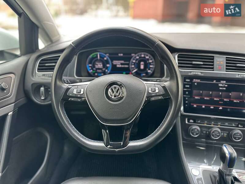 Хэтчбек Volkswagen e-Golf 2019 в Ивано-Франковске