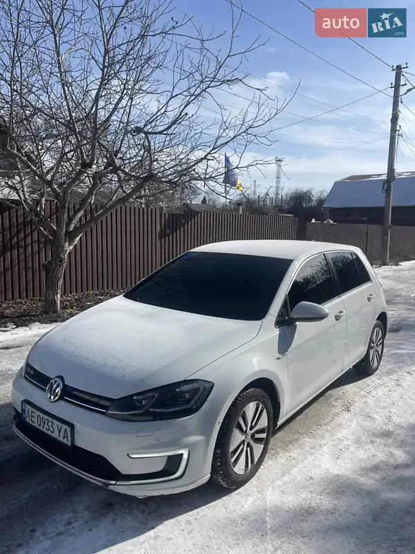 Volkswagen e-Golf 2017 VIN WVWZZZAUZJW907002 фото оголошення 5 з 39