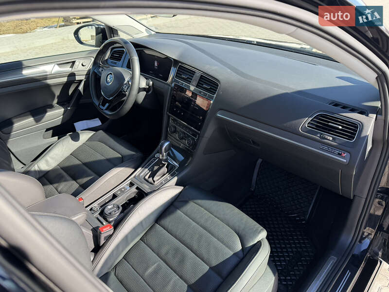 Хэтчбек Volkswagen e-Golf 2018 в Ровно