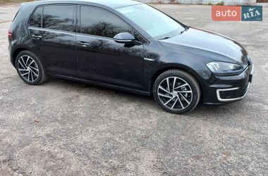 Хэтчбек Volkswagen e-Golf 2016 в Козельце