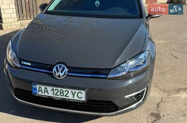 Хэтчбек Volkswagen e-Golf 2020 в Киеве