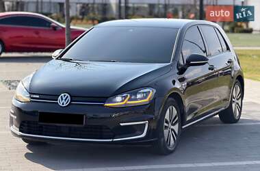 Хэтчбек Volkswagen e-Golf 2017 в Мукачево