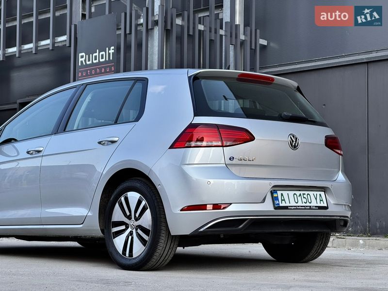 Хэтчбек Volkswagen e-Golf 2019 в Киеве