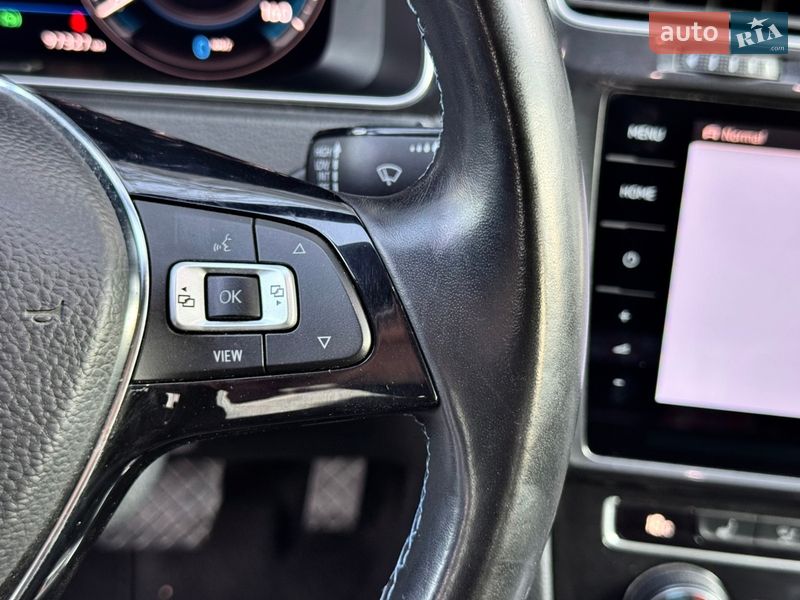 Хэтчбек Volkswagen e-Golf 2019 в Киеве