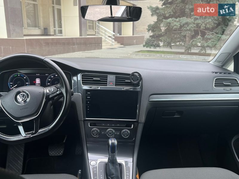 Хэтчбек Volkswagen e-Golf 2018 в Одессе