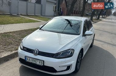 Хетчбек Volkswagen e-Golf 2016 в Києві