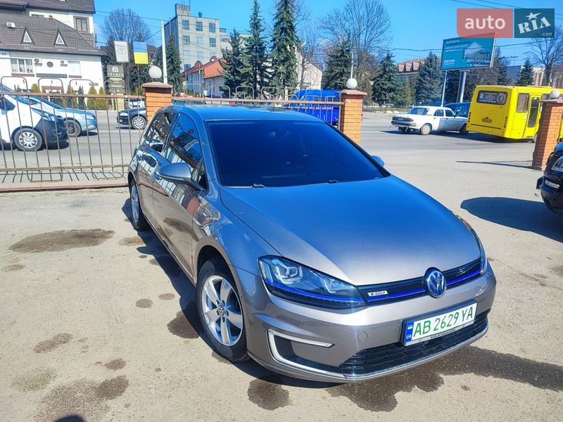 Volkswagen e-Golf 2015