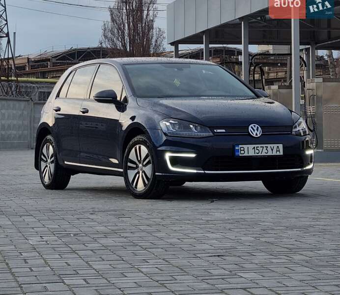 Volkswagen e-Golf 2015