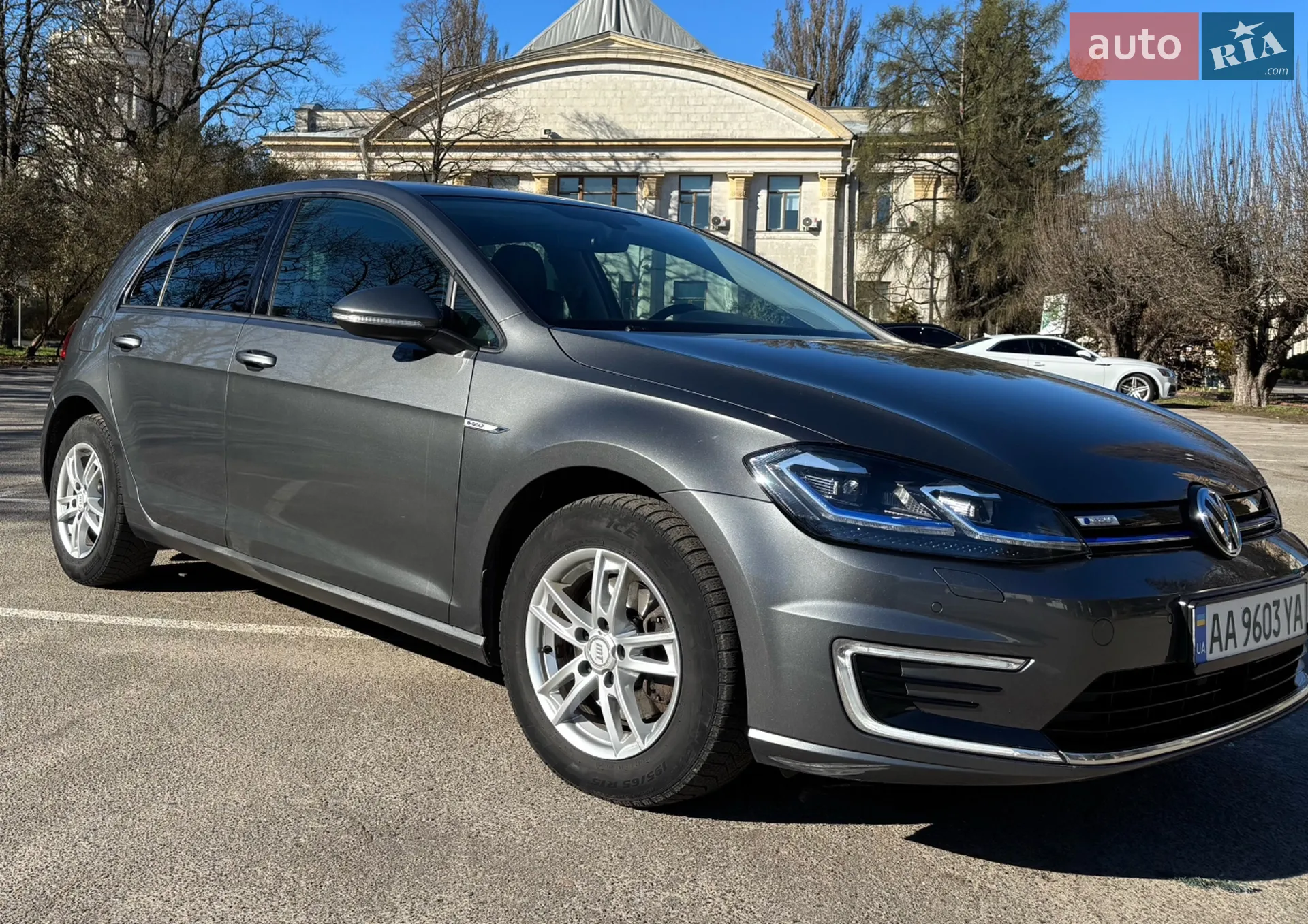 2019 Volkswagen Golf - фото 1