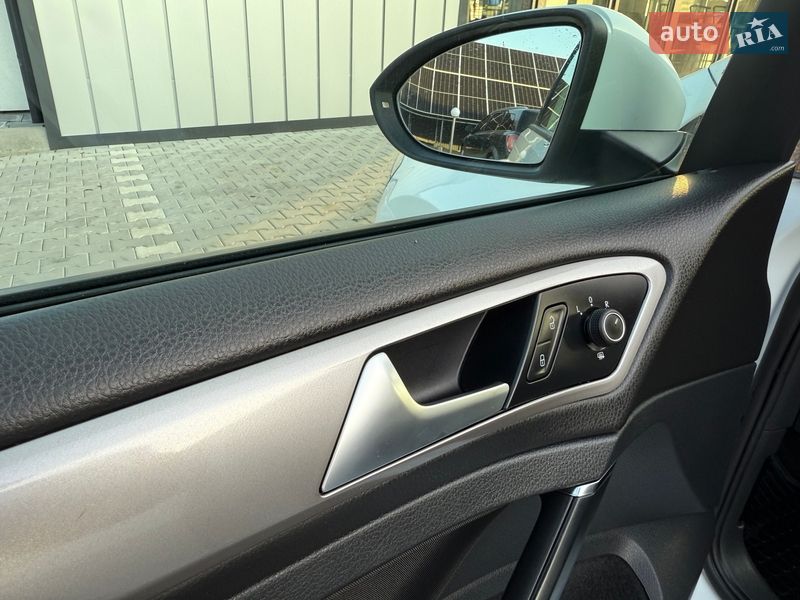 Хэтчбек Volkswagen e-Golf 2014 в Владимире