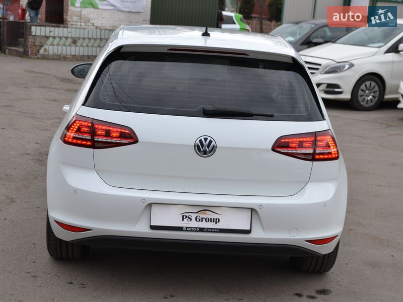 Хэтчбек Volkswagen e-Golf 2015 в Луцке