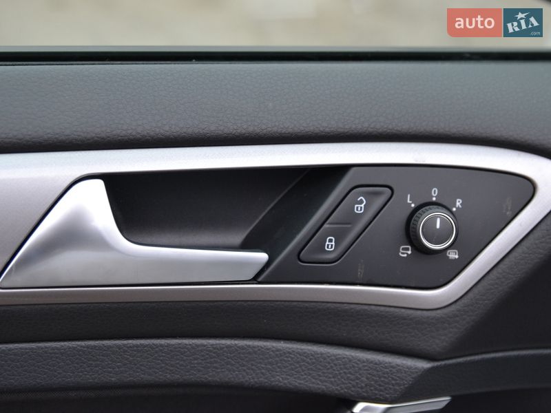 Хэтчбек Volkswagen e-Golf 2015 в Луцке