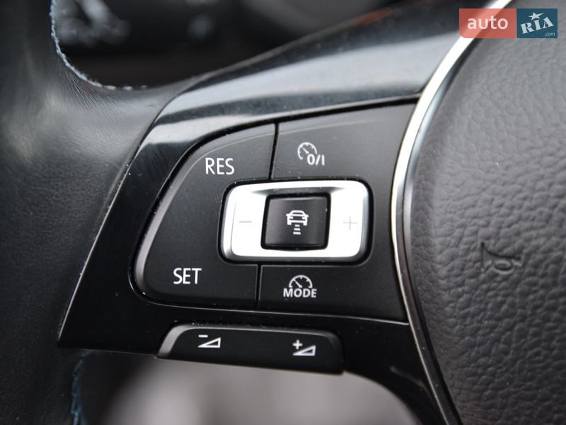 Хэтчбек Volkswagen e-Golf 2015 в Луцке