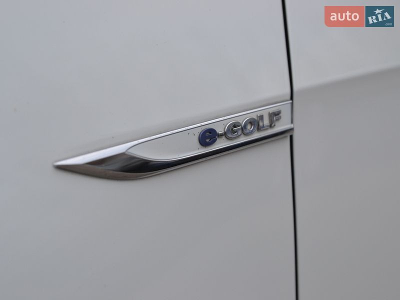 Хэтчбек Volkswagen e-Golf 2015 в Луцке
