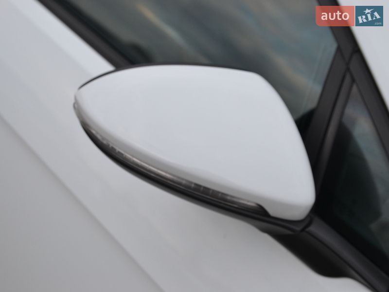 Хэтчбек Volkswagen e-Golf 2015 в Луцке