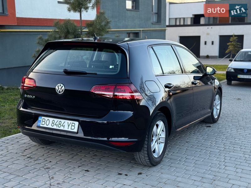 Хэтчбек Volkswagen e-Golf 2015 в Чорткове