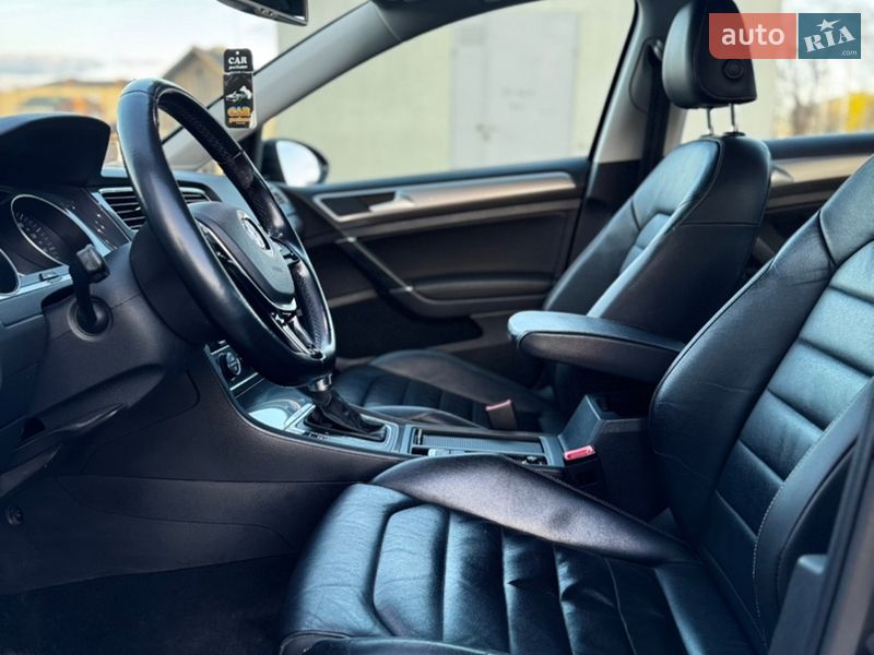 Хэтчбек Volkswagen e-Golf 2015 в Чорткове