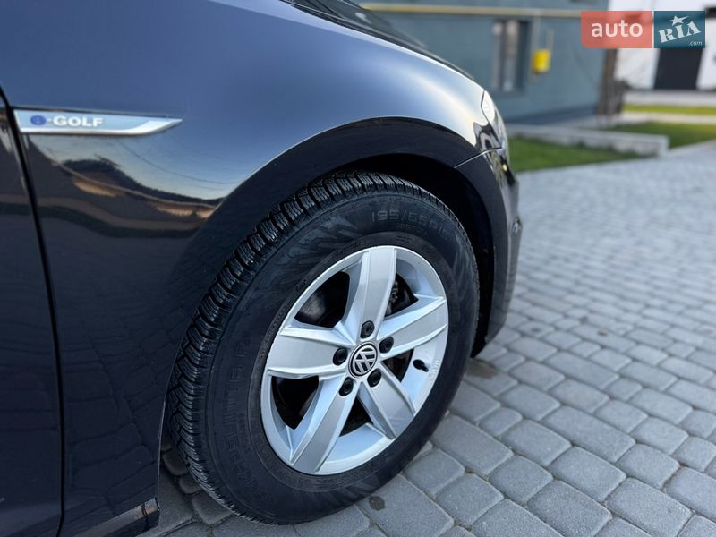 Хэтчбек Volkswagen e-Golf 2015 в Чорткове