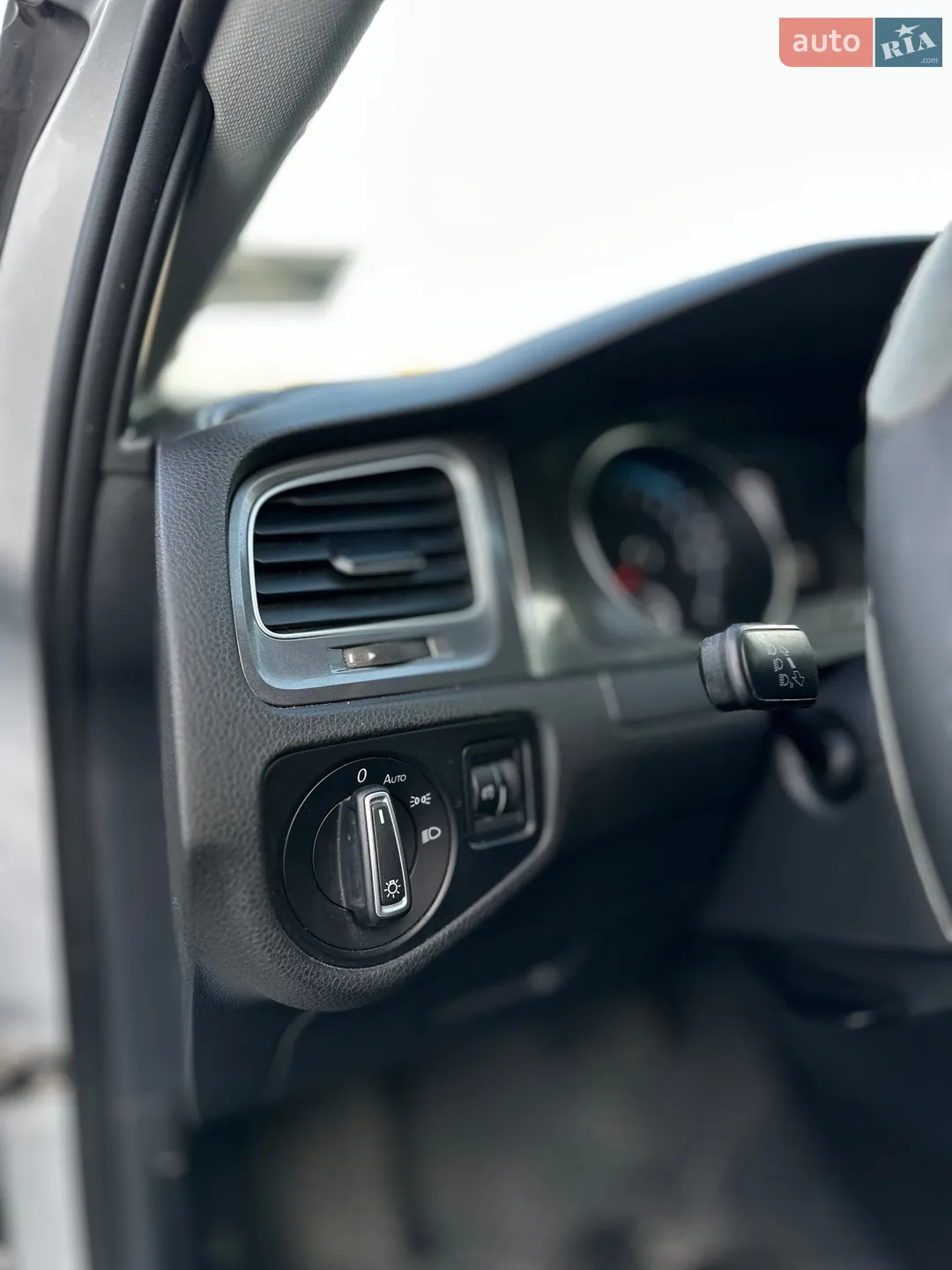 2014 Volkswagen Golf - мініатюра 27