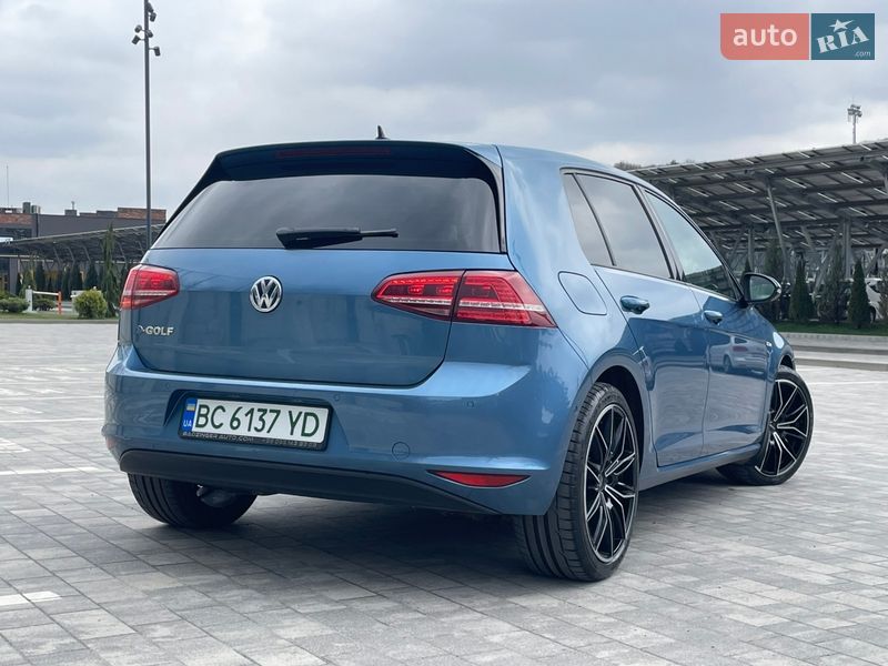 Хэтчбек Volkswagen e-Golf 2016 в Львове