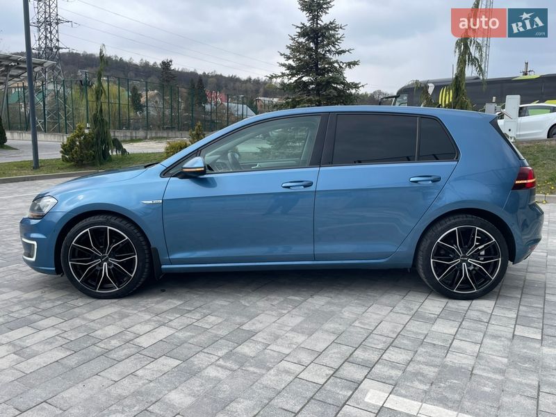 Хэтчбек Volkswagen e-Golf 2016 в Львове