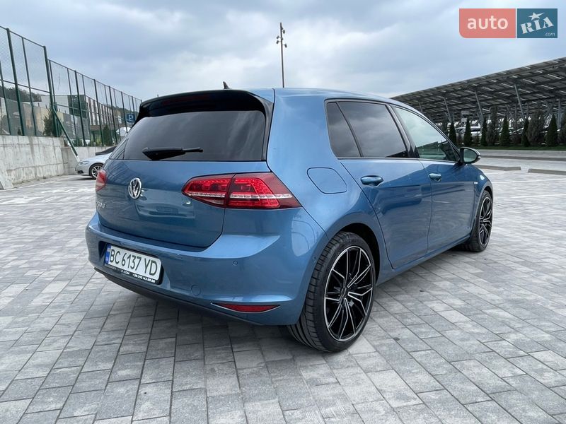 Хэтчбек Volkswagen e-Golf 2016 в Львове