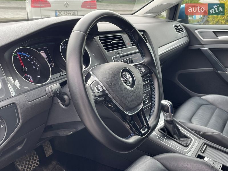 Хэтчбек Volkswagen e-Golf 2016 в Львове