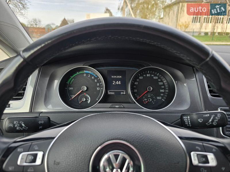 Хэтчбек Volkswagen e-Golf 2014 в Владимире