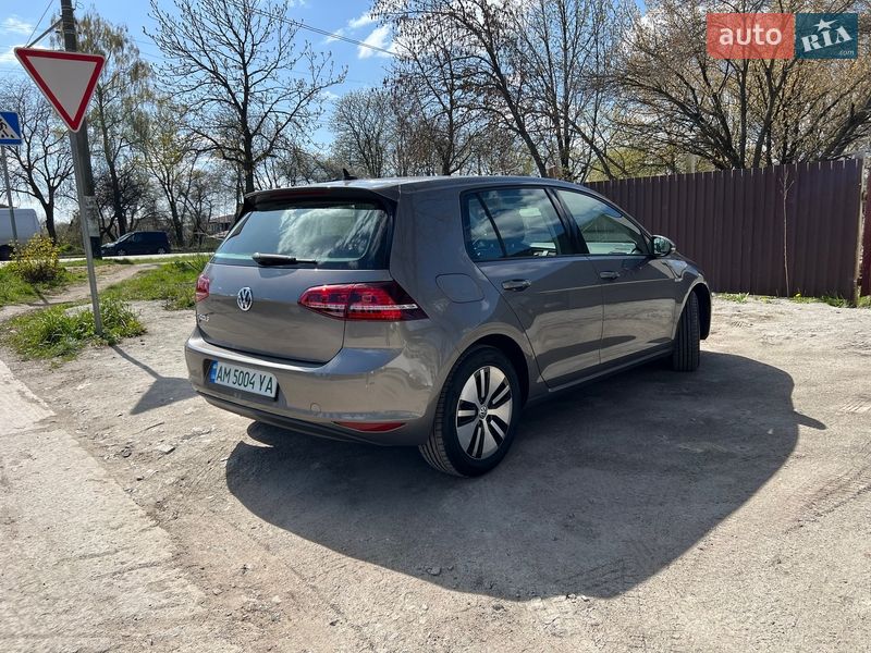 Хэтчбек Volkswagen e-Golf 2014 в Житомире