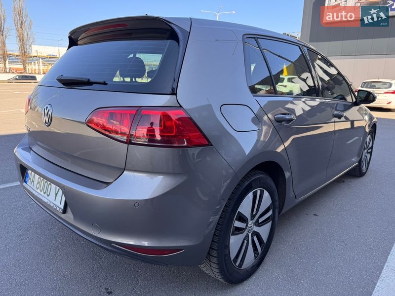 Хэтчбек Volkswagen e-Golf 2016 в Киеве