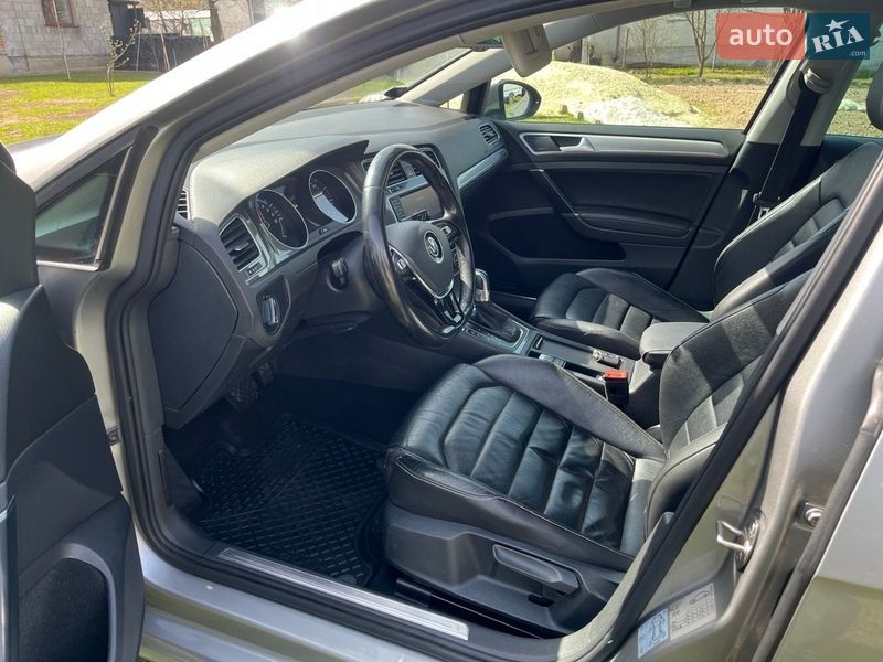 Volkswagen e-Golf 2016