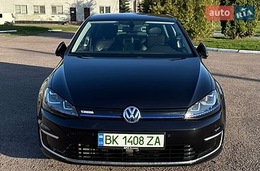 Хетчбек Volkswagen e-Golf 2015 в Рівному