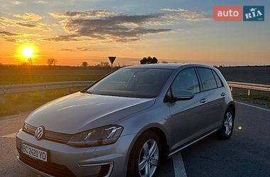 Хэтчбек Volkswagen e-Golf 2016 в Городке