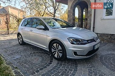 Хэтчбек Volkswagen e-Golf 2015 в Львове