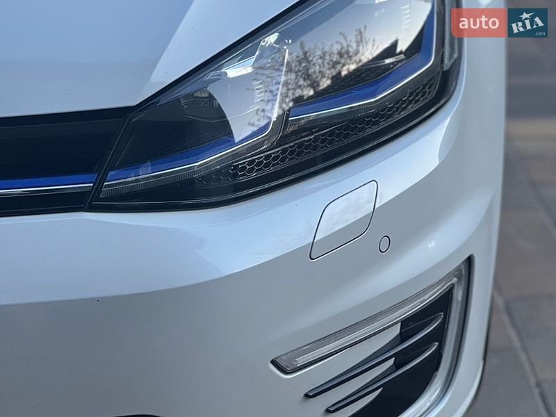Хетчбек Volkswagen e-Golf 2019 в Києві