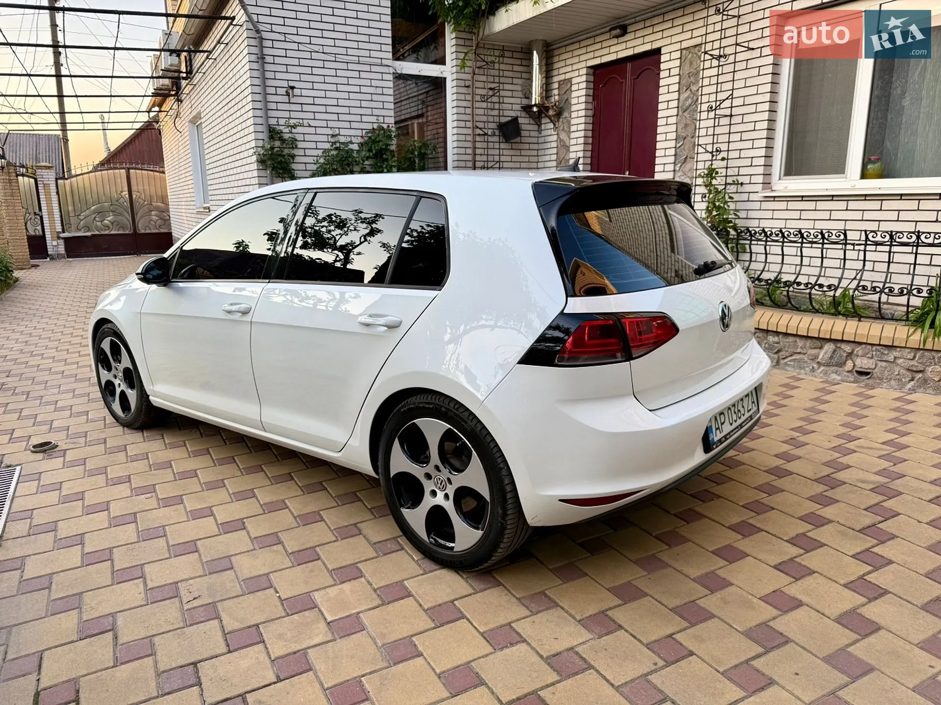 2015 Volkswagen Golf - мініатюра 2