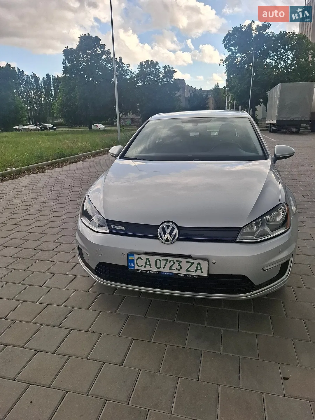 Volkswagen e-Golf 2015 VIN WVWKP7AU4FW906530 фото оголошення 8 з 35
