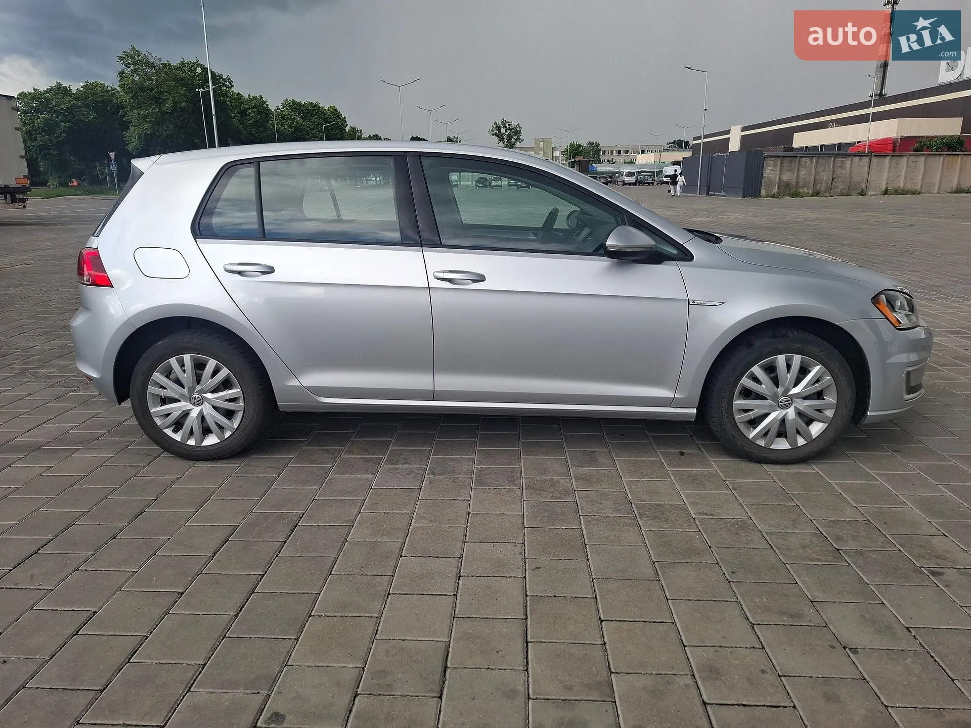 Volkswagen e-Golf 2015 VIN WVWKP7AU4FW906530 фото оголошення 6 з 35