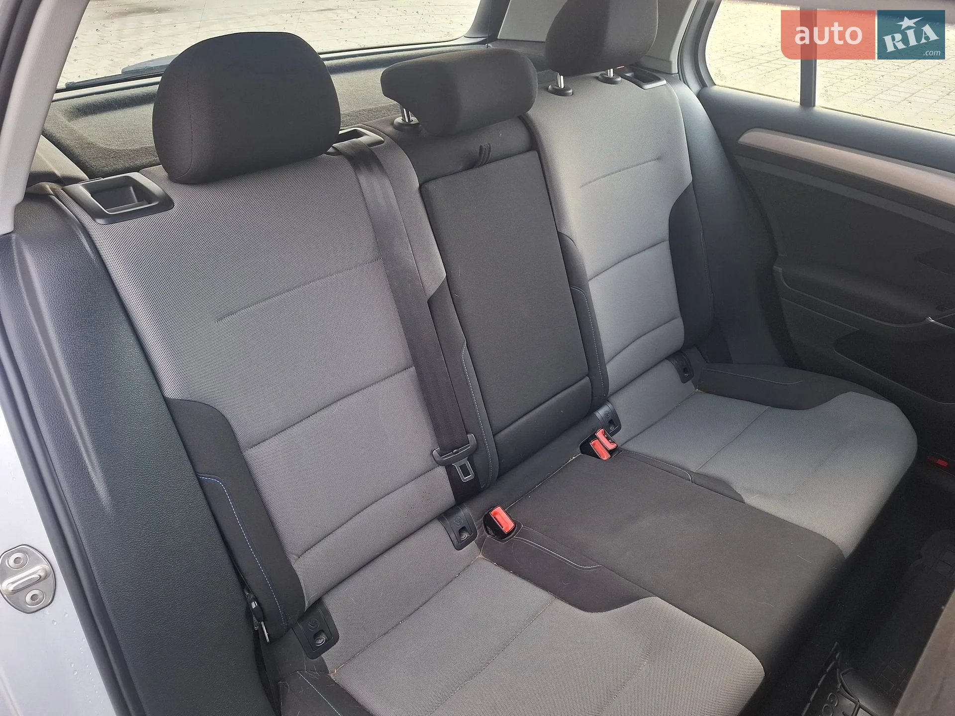 Volkswagen e-Golf 2015 VIN WVWKP7AU4FW906530 фото оголошення 14 з 35