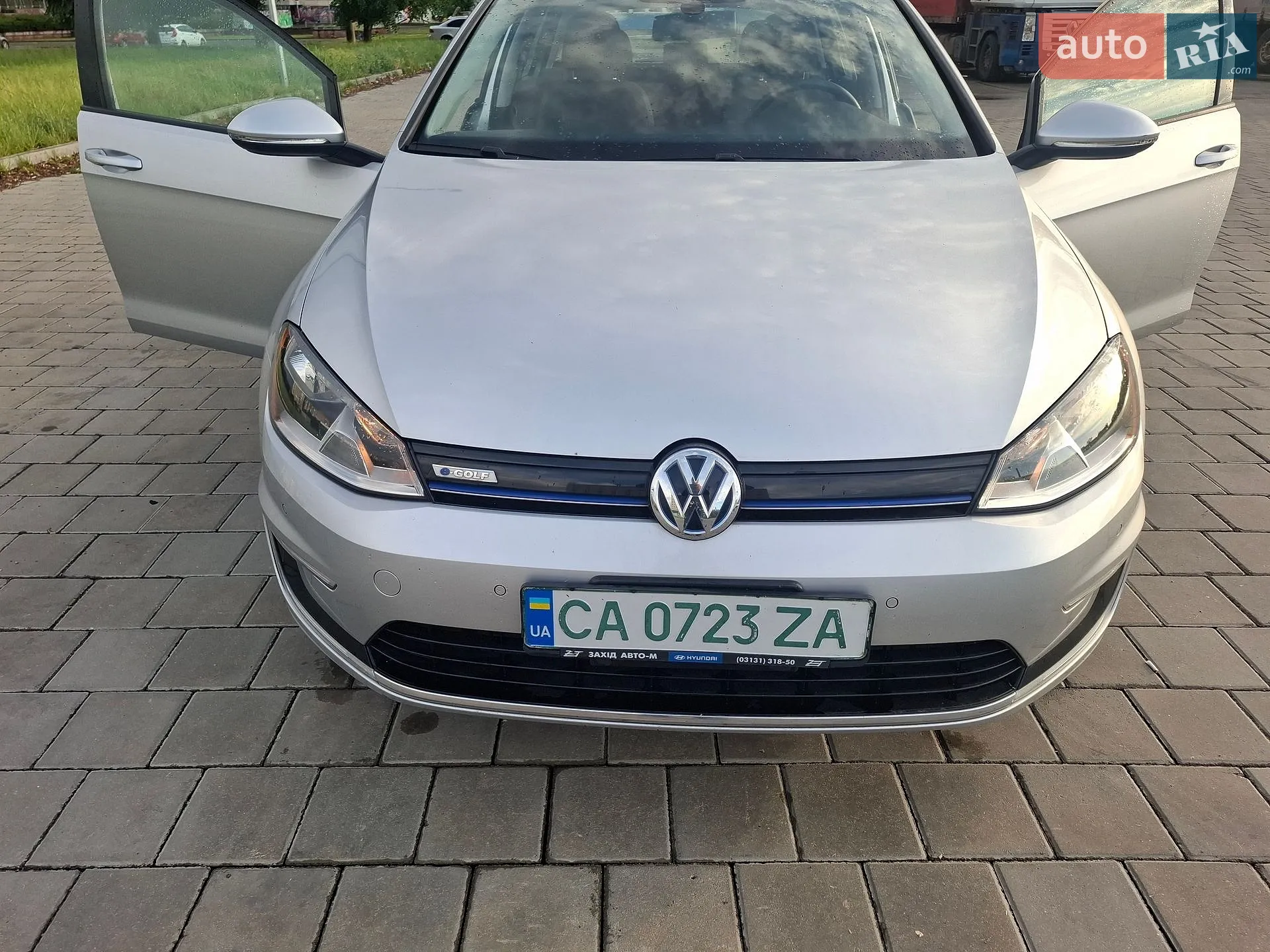 Volkswagen e-Golf 2015 VIN WVWKP7AU4FW906530 фото оголошення 26 з 35