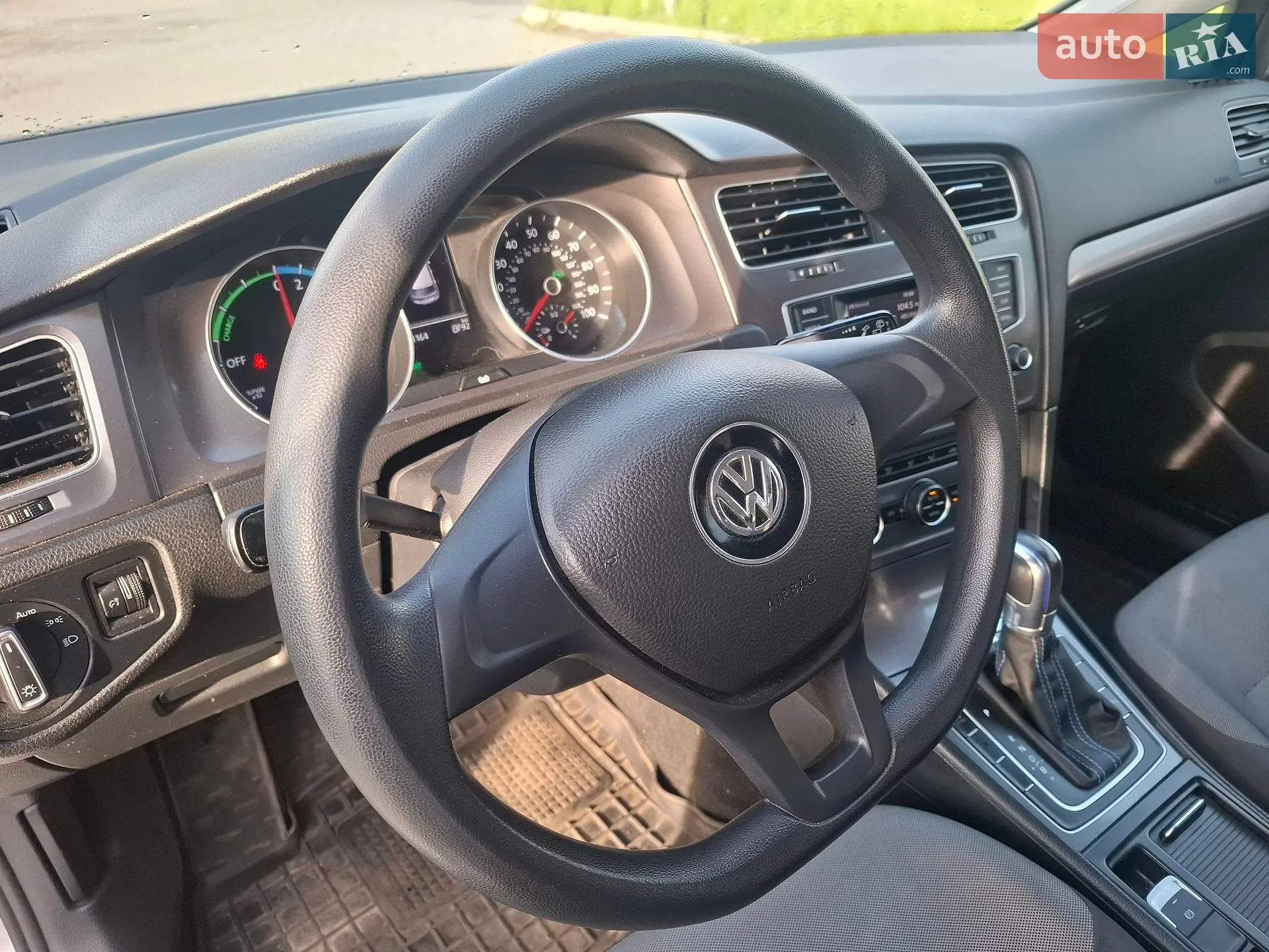 Volkswagen e-Golf 2015 VIN WVWKP7AU4FW906530 фото оголошення 29 з 35
