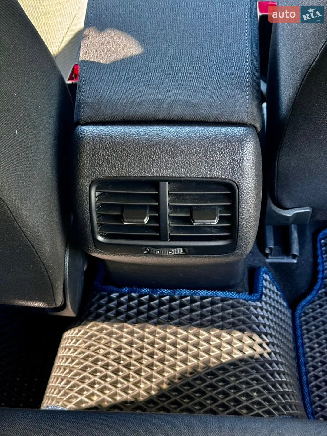 2020 Volkswagen Golf - мініатюра 32
