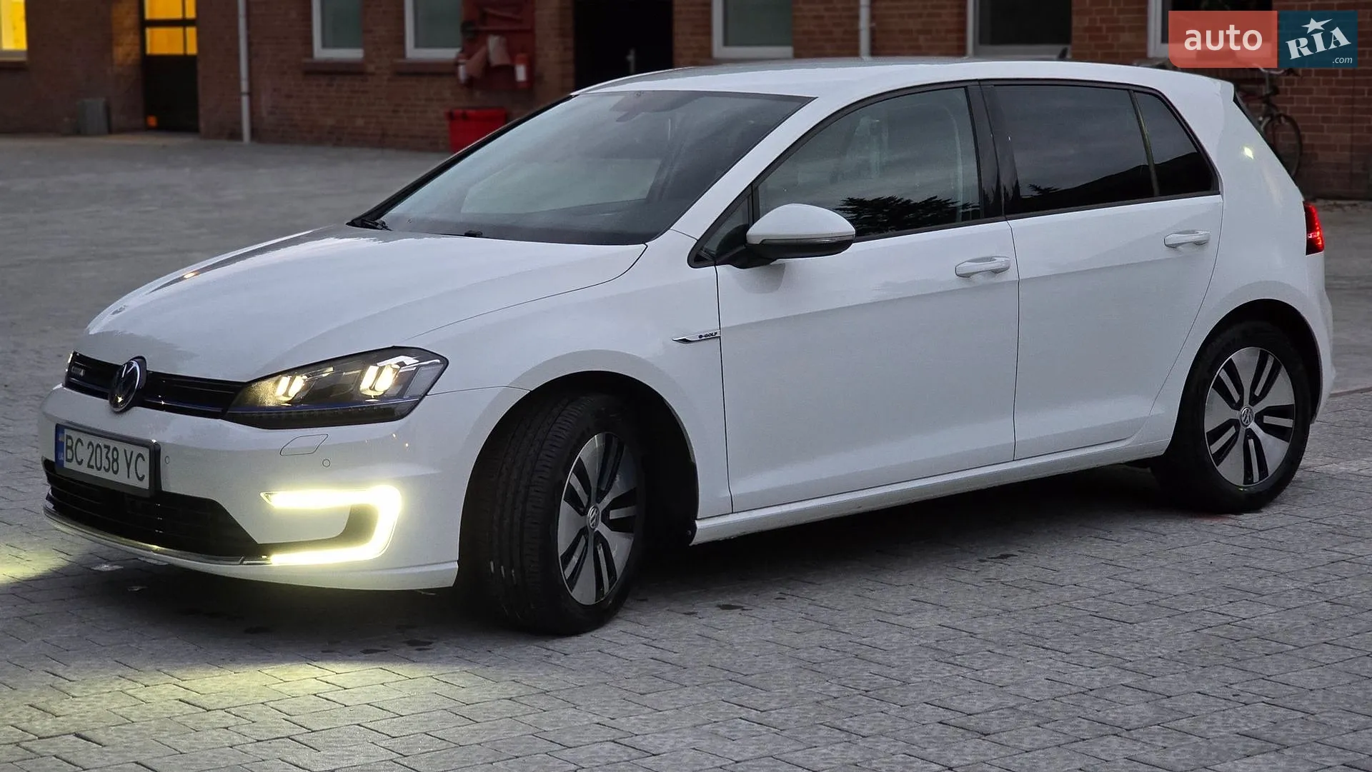 2016 Volkswagen Golf - мініатюра 2