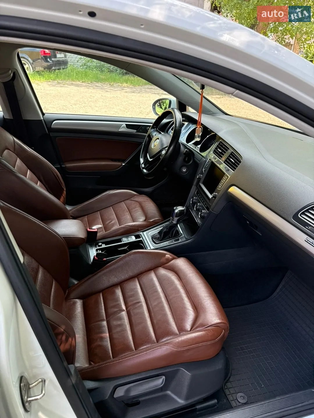 Volkswagen E Golf 2015 VIN WVWZZZAUZFW906636 фото оголошення 5 з 5