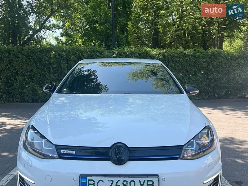 Volkswagen e-Golf 2015