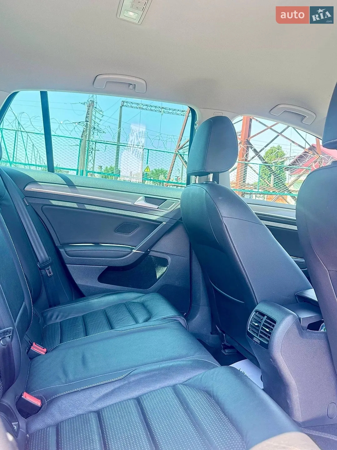 2019 Volkswagen Golf - мініатюра 2